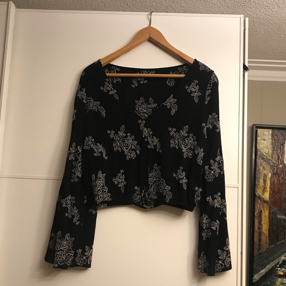 Did someone say belle sleeves 🔔🔔 - Picture 2 of 4